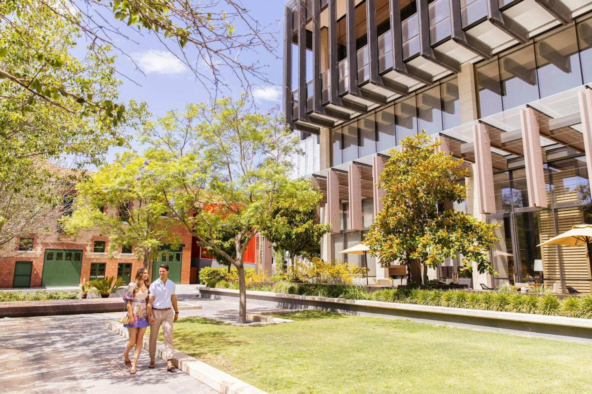 Hotel The Westin Perth Exterior foto The new building of the University of South Australia's City Campus